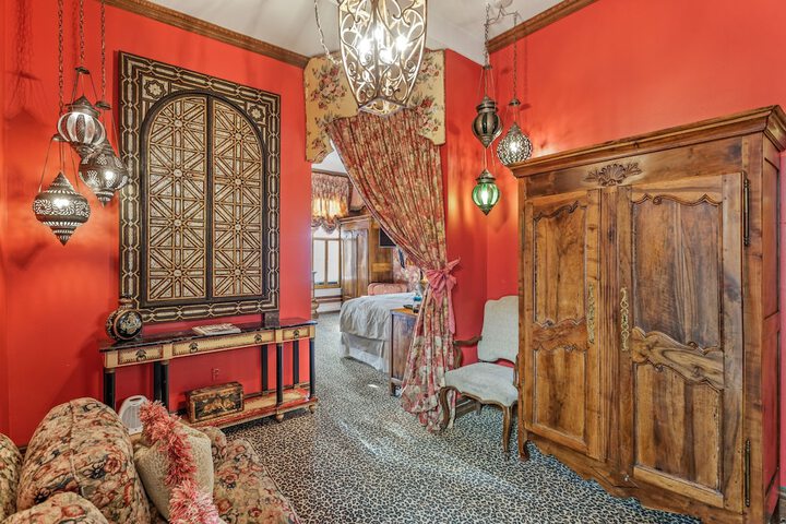 Room 46 of 69