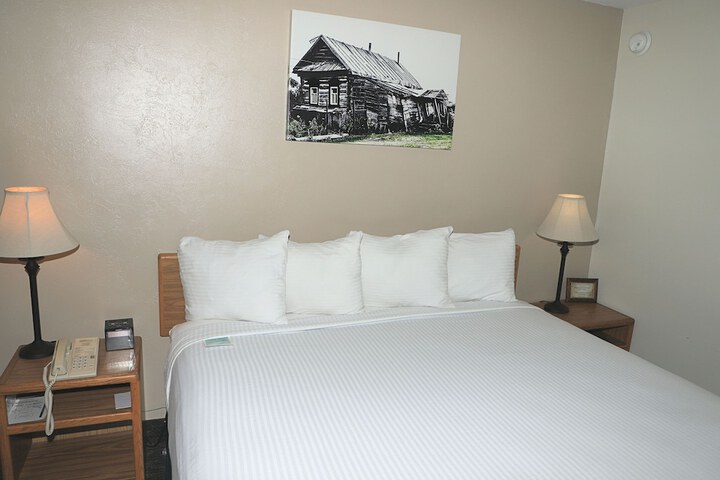 Room 15 of 36
