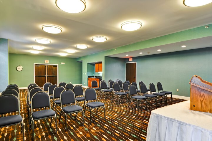 Hampton Inn by Hilton New Bedford / Fairhaven
