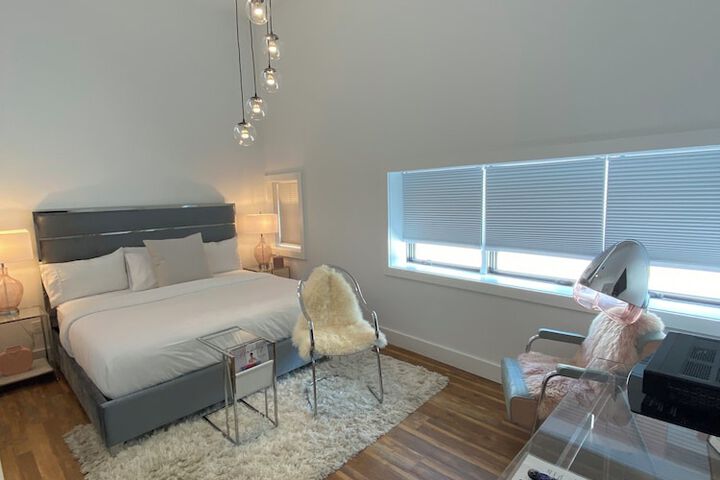 Room 13 of 81