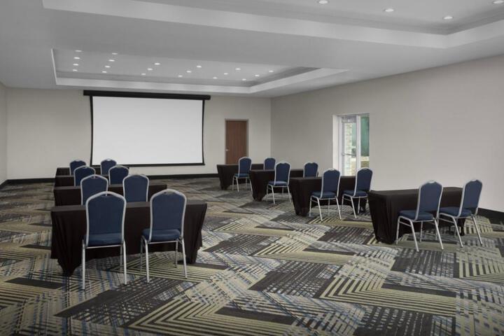 Holiday Inn Express & Suites Birmingham North - Fultondale by IHG