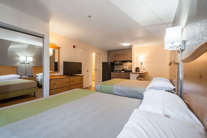 Room 12 of 15
