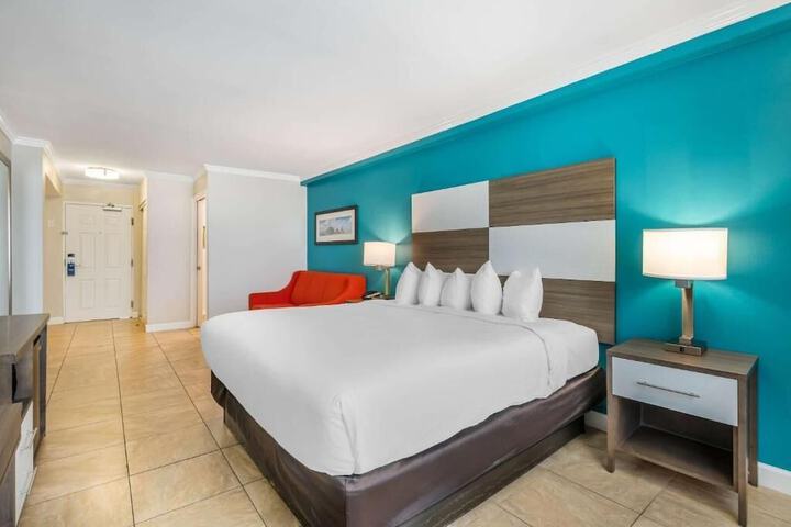 Comfort Inn & Suites Daytona Beach Oceanfront
