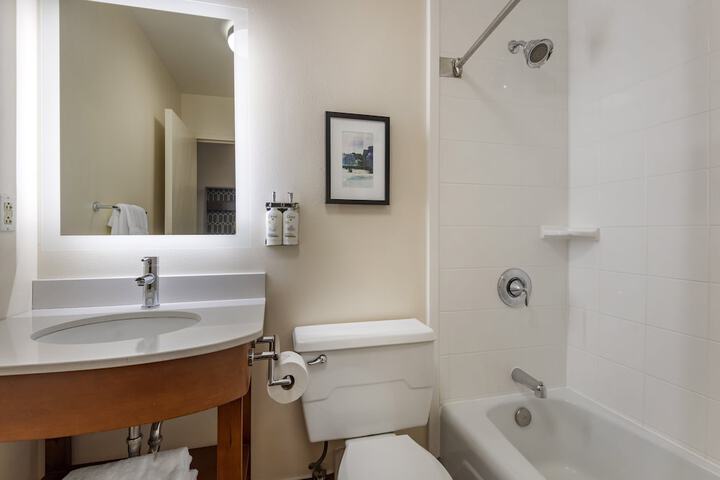 Holiday Inn Bangor by IHG
