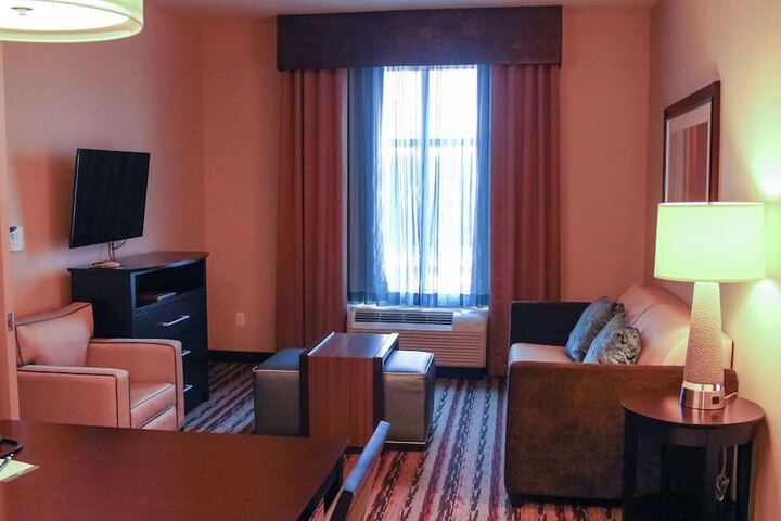 Room 18 of 37