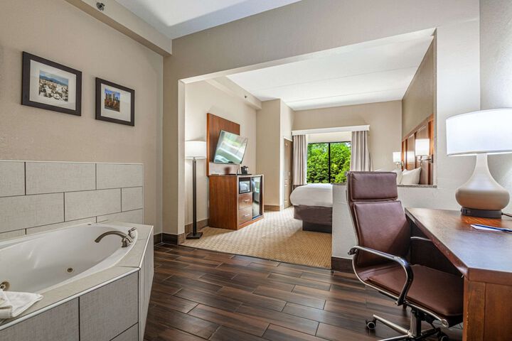 Room 10 of 20