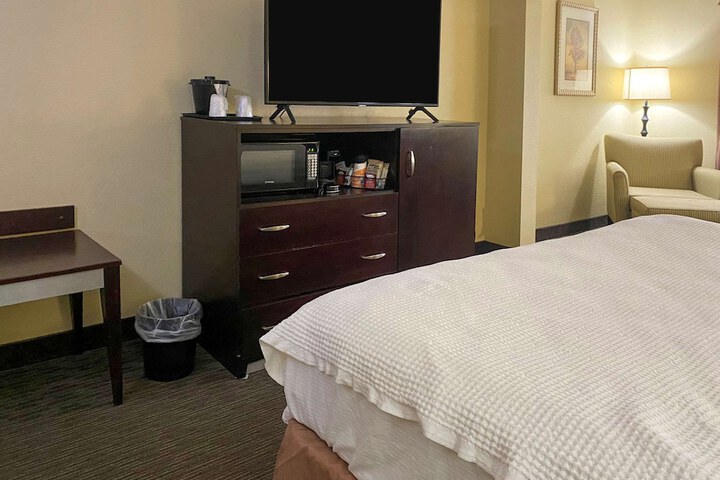 Room 14 of 49