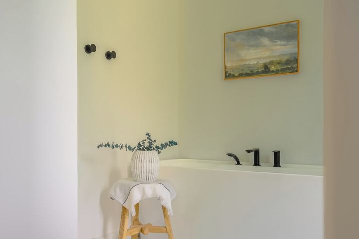 Room 42 of 65