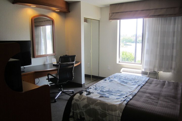 Clarion Pointe Albemarle