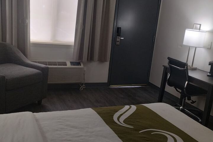 Room 42 of 127