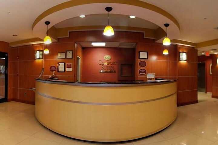 Comfort Suites