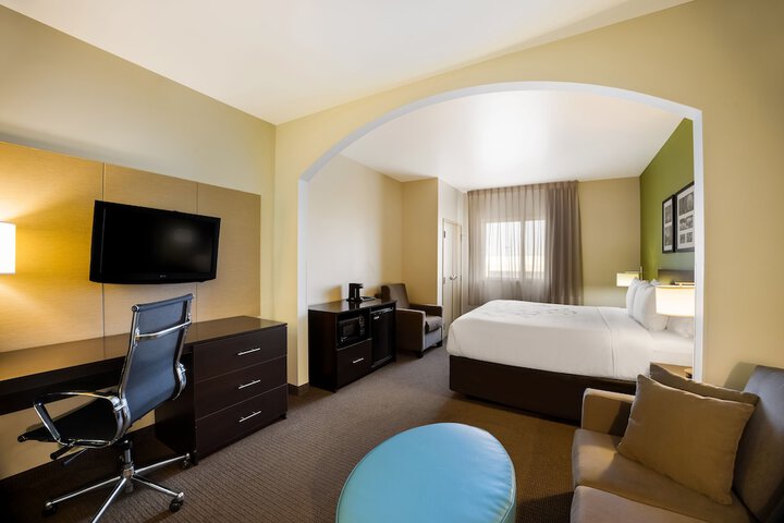Room 28 of 34