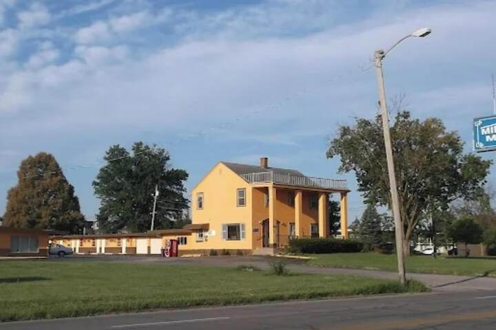 Midtown Motel Burlington Near Hwy 34