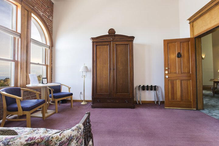 Room 45 of 110