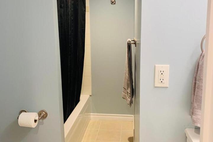 Finished 2 BR Apartment in an Upscale Area of Ajax