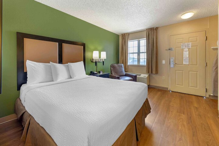 Room 14 of 28
