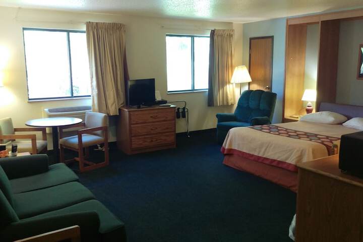 Room 24 of 47