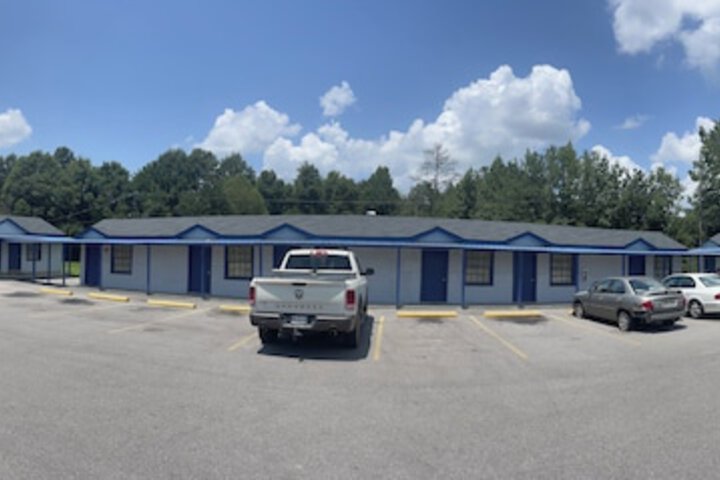 Plaza Motel