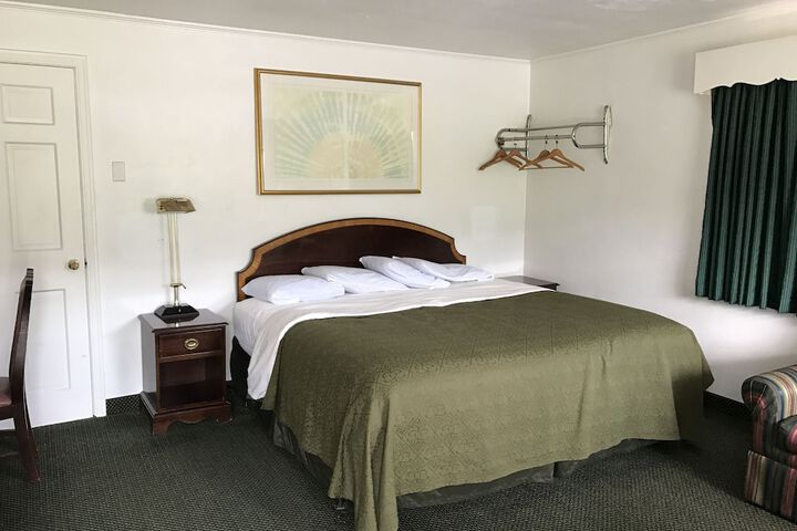 Room 83 of 111