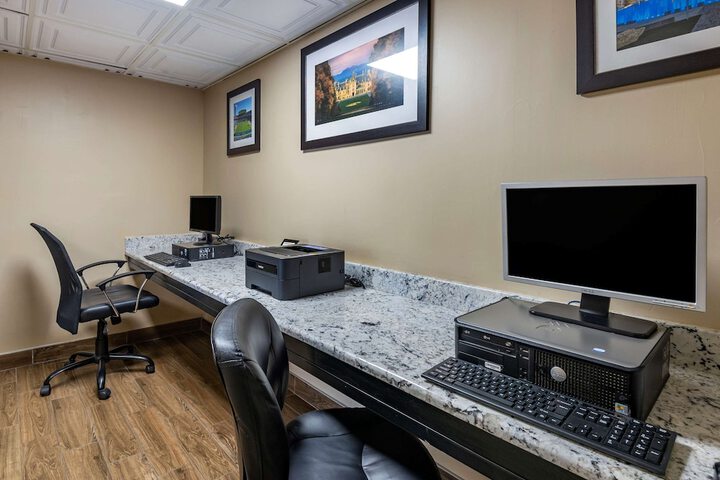 Business Center 30 of 30