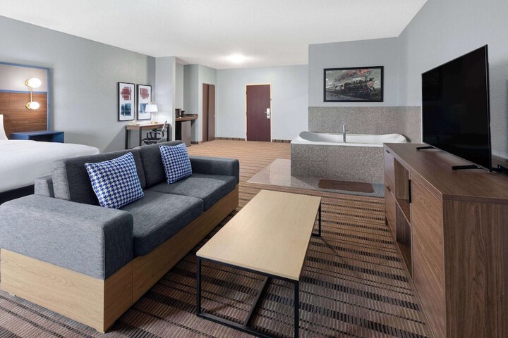 AmericInn by Wyndham Grinnell