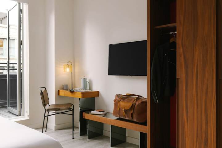 Room 19 of 46