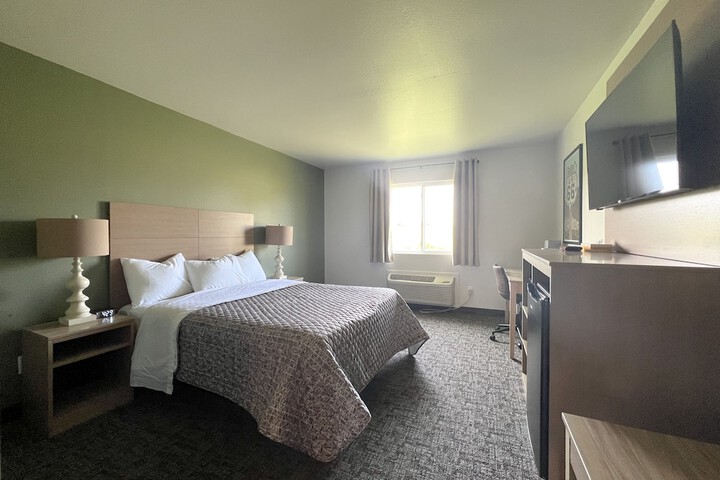 Room 11 of 19