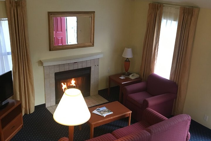 Room 32 of 41