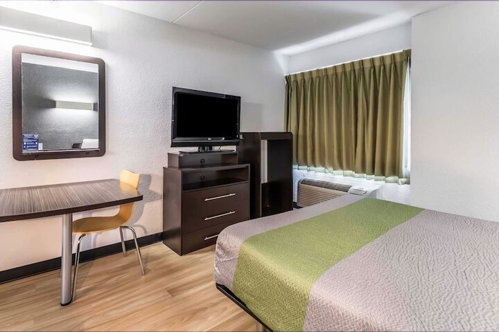 Room 26 of 53