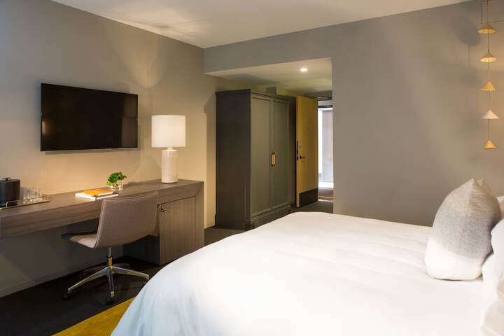 Kimpton Everly Hotel Hollywood by IHG