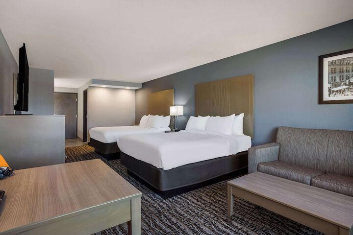 Room 42 of 71