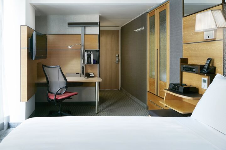 Room 33 of 43