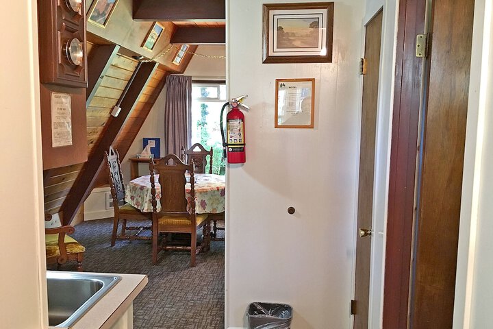 Room 38 of 183