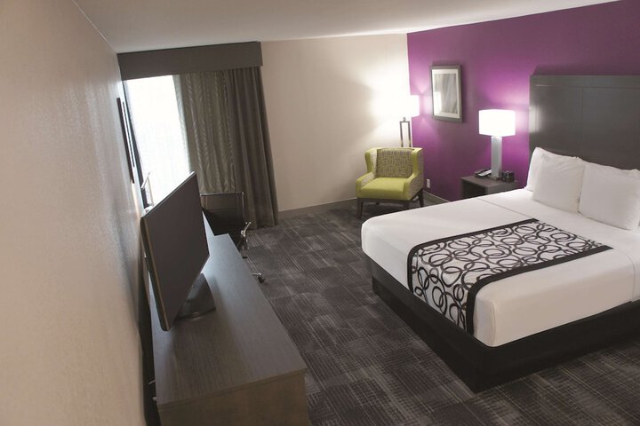 Room 16 of 34