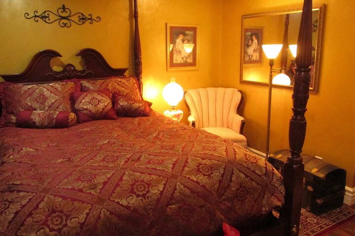 Room 26 of 46