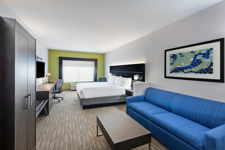 Room 10 of 25