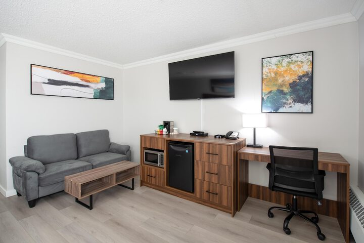 Coast Dawson Creek Hotel