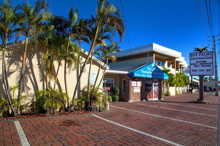 Bay Palms Waterfront Resort - Hotel and Marina