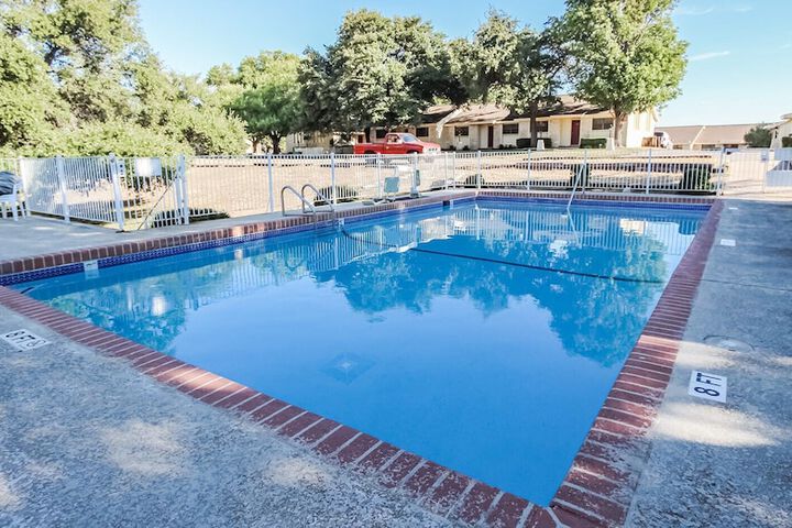 Pool 6 of 22