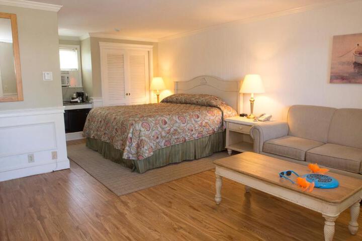 The Cove Motel