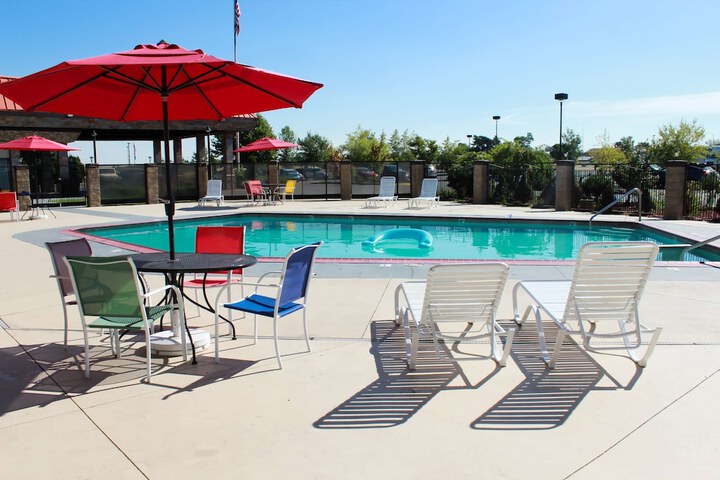 Best Western Plus Lake Front Hotel