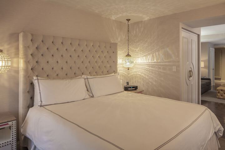 Room 64 of 83