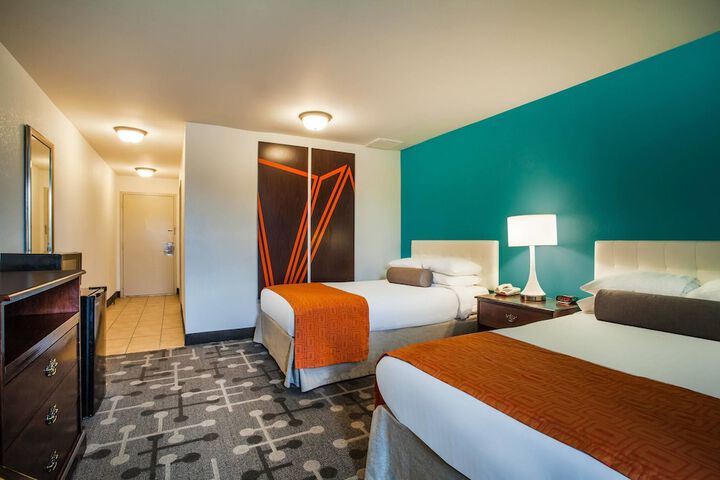Room 7 of 13