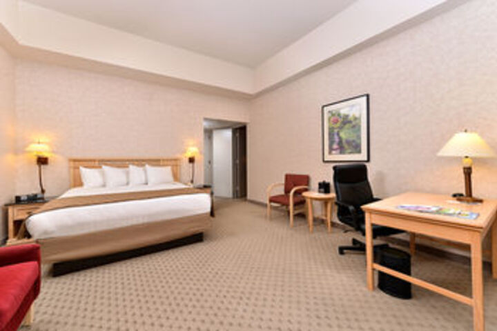 Edward Hotel and Convention Center