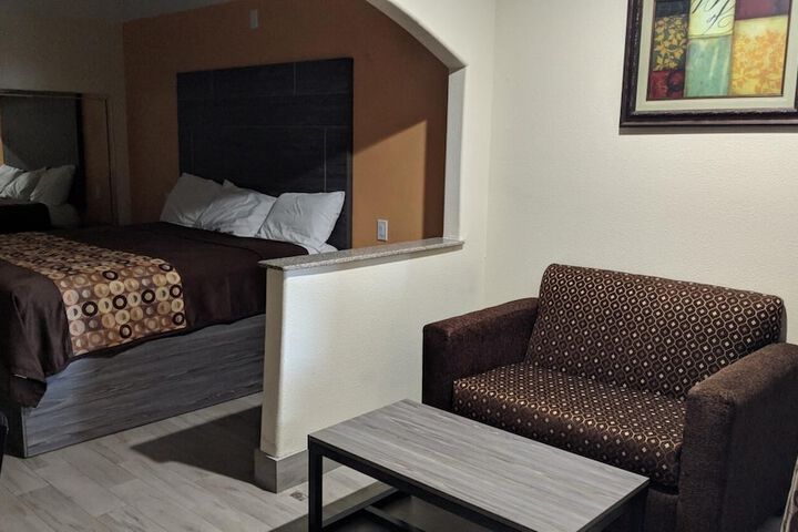 Room 13 of 20