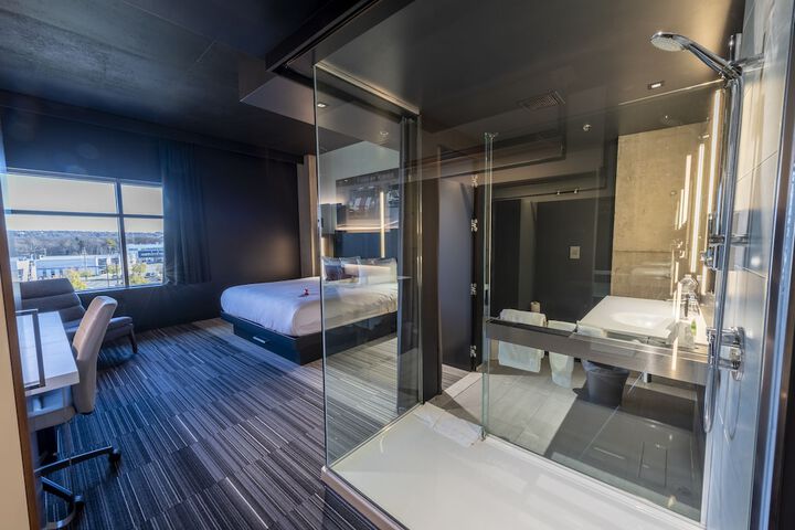Room 40 of 61