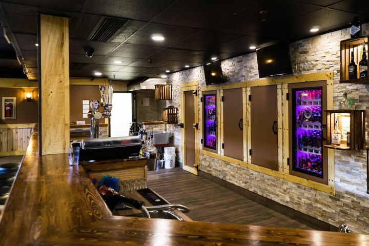 Lounge 57 of 67