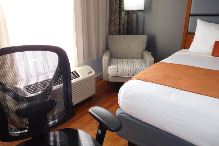 Room 52 of 90