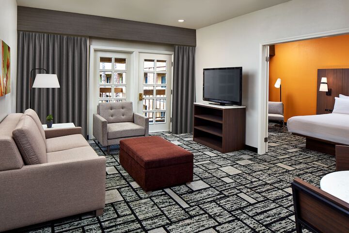 Best Western Plus Meridian Inn & Suites Anaheim-Orange