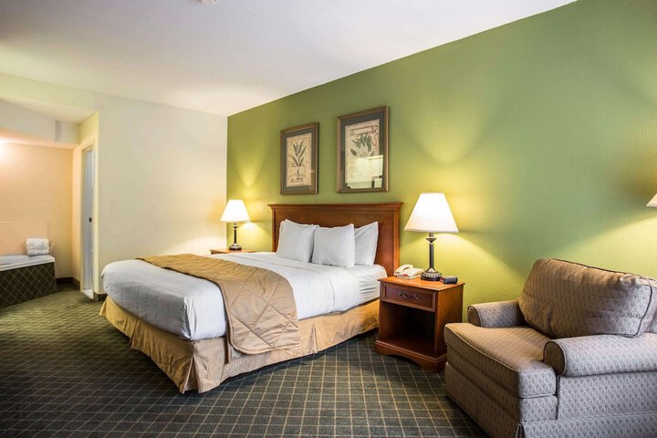 Room 22 of 49